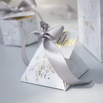 RMTPT 50pcs/daug Trikampės Piramidės dovanų dėžutė vestuvių malonių ir dovanų, saldainių dėžutė vestuvių dovanos svečiams vestuvių dekoravimas